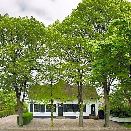 Bed & Breakfast De Heeren Tuil