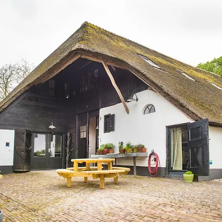 Bed & Breakfast De Heeren Tuil