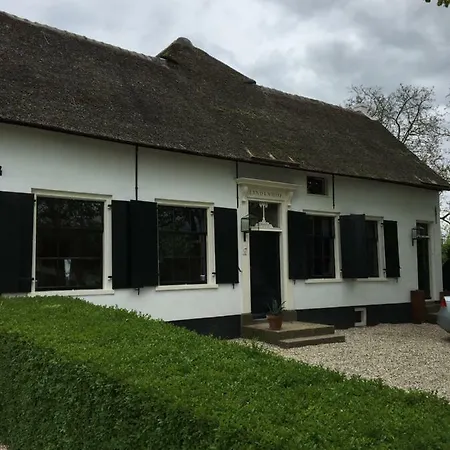 Bed & Breakfast De Heeren Tuil